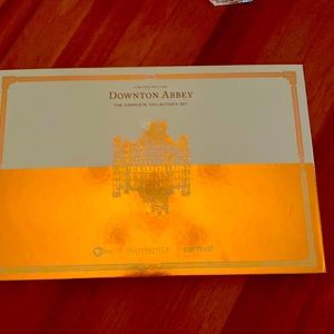 Downtown Abbey - The Complete Collector’s Set